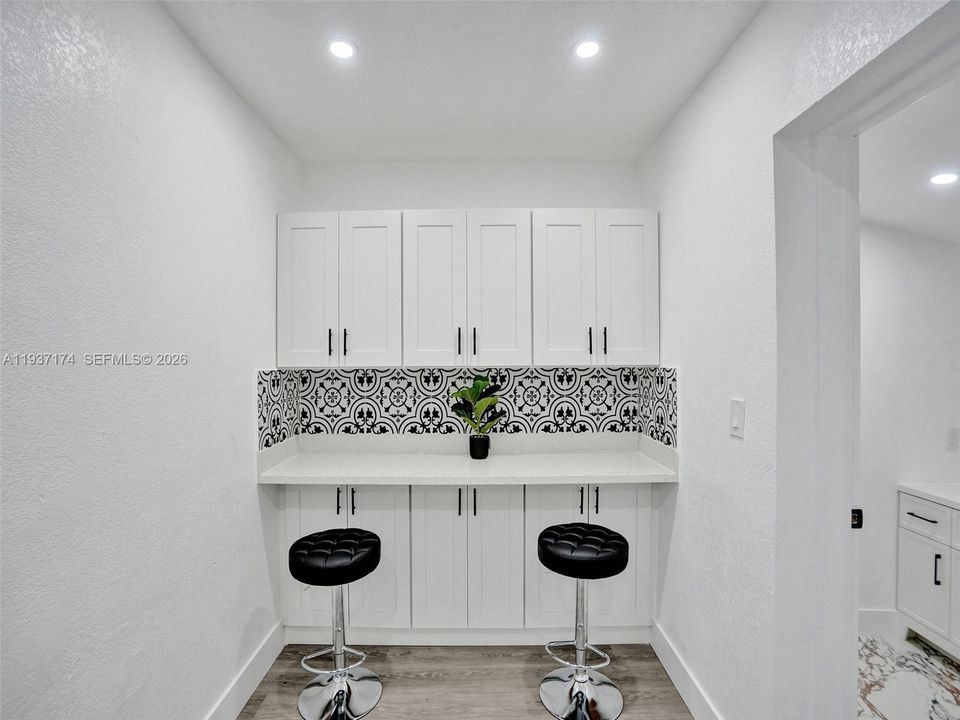 出租: $3,000 (2 贝兹, 2 浴室, 834 平方英尺)