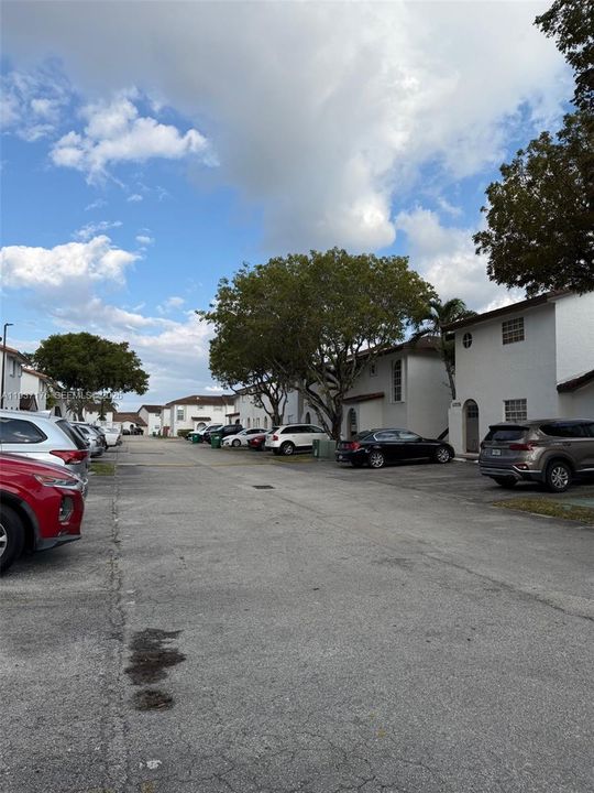 待售: $395,000 (2 贝兹, 2 浴室, 900 平方英尺)