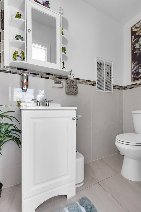 На продажу: $699,999 (3 спален, 3 ванн, 1463 Квадратных фут)