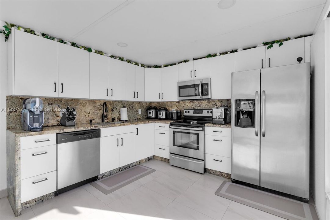 На продажу: $699,999 (3 спален, 3 ванн, 1463 Квадратных фут)