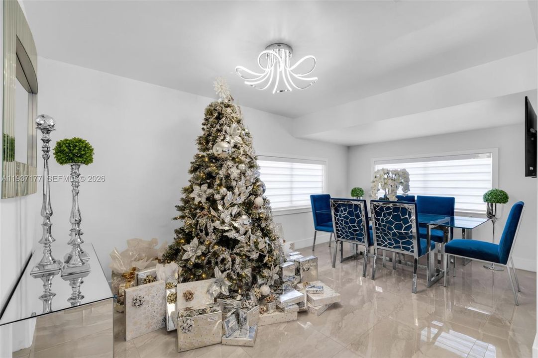 На продажу: $699,999 (3 спален, 3 ванн, 1463 Квадратных фут)