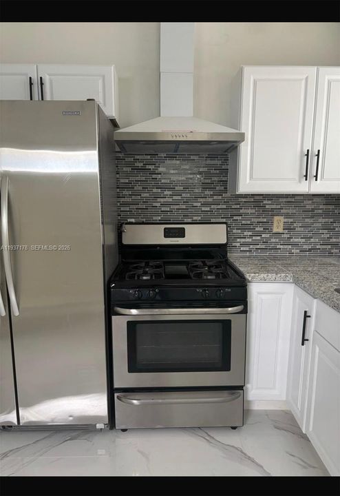 В аренду: $1,775 (1 спален, 1 ванн, 1732 Квадратных фут)