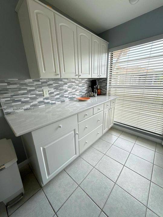 На продажу: $300,000 (2 спален, 2 ванн, 1008 Квадратных фут)