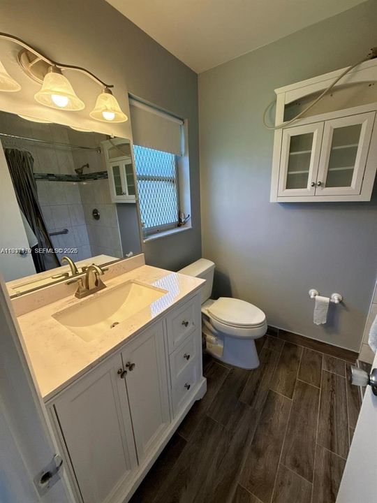 На продажу: $300,000 (2 спален, 2 ванн, 1008 Квадратных фут)