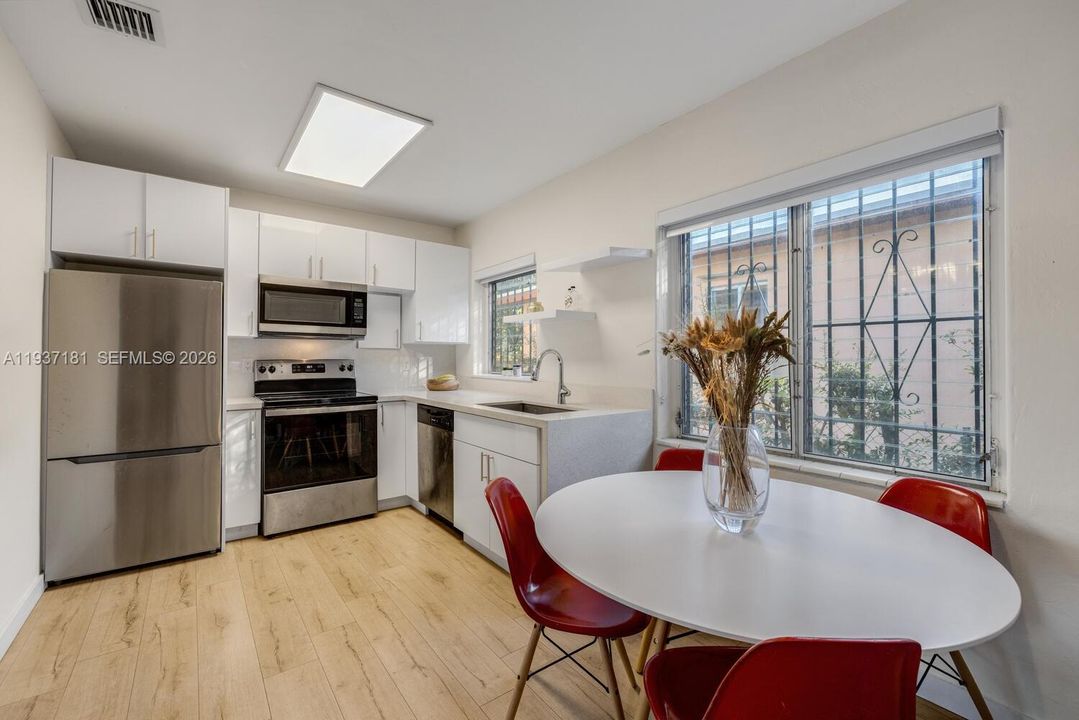 En Venta: $715,000 (3 camas, 1 baños, 1172 Pies cuadrados)