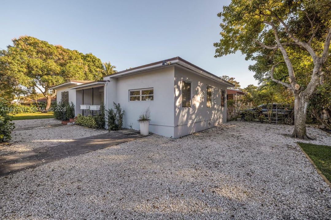 En Venta: $715,000 (3 camas, 1 baños, 1172 Pies cuadrados)