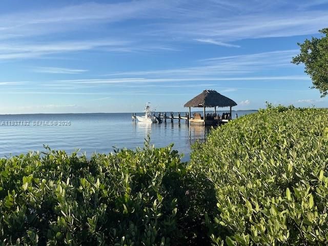 For Rent: $4,994 (2 beds, 2 baths, 1348 Square Feet)