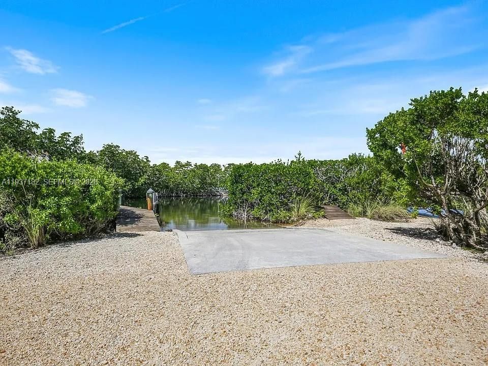 For Rent: $4,994 (2 beds, 2 baths, 1348 Square Feet)