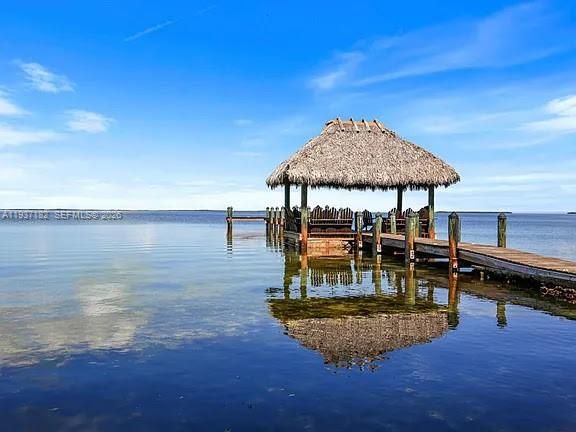 For Rent: $4,994 (2 beds, 2 baths, 1348 Square Feet)