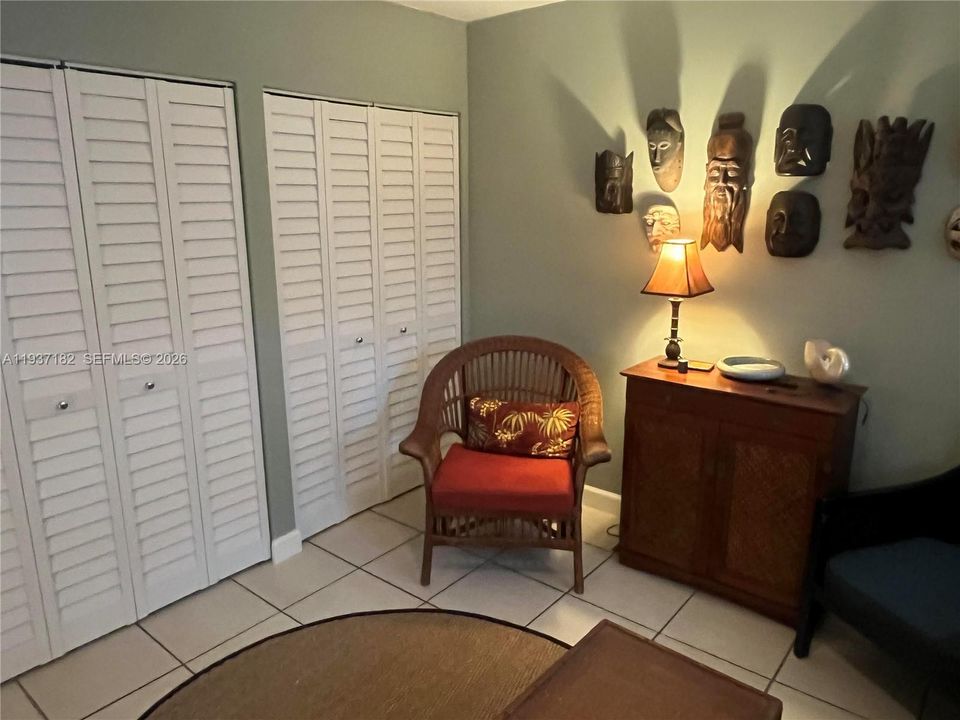 For Rent: $4,994 (2 beds, 2 baths, 1348 Square Feet)