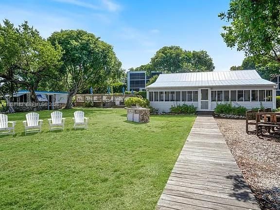 For Rent: $4,994 (2 beds, 2 baths, 1348 Square Feet)