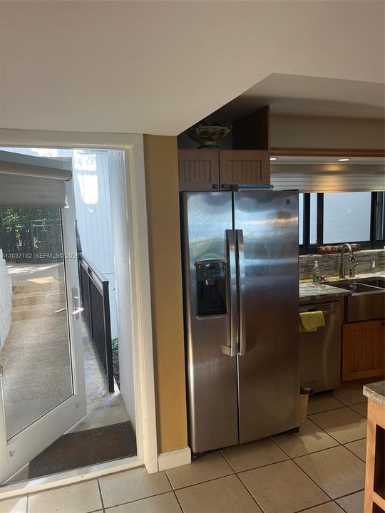 For Rent: $4,994 (2 beds, 2 baths, 1348 Square Feet)