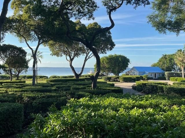 For Rent: $4,994 (2 beds, 2 baths, 1348 Square Feet)