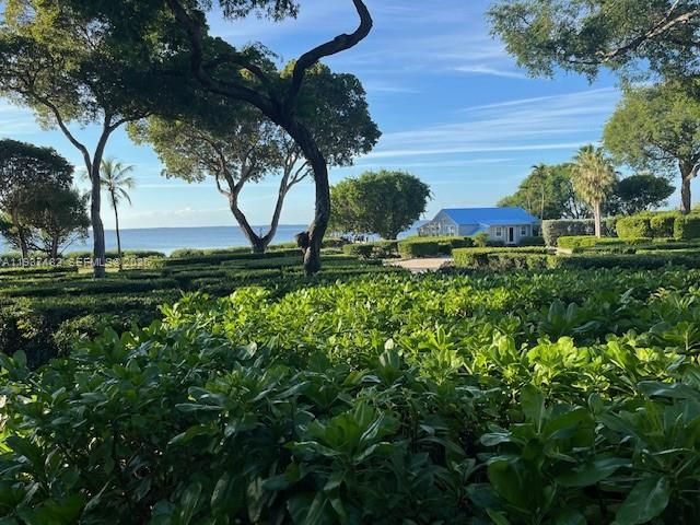 For Rent: $4,994 (2 beds, 2 baths, 1348 Square Feet)