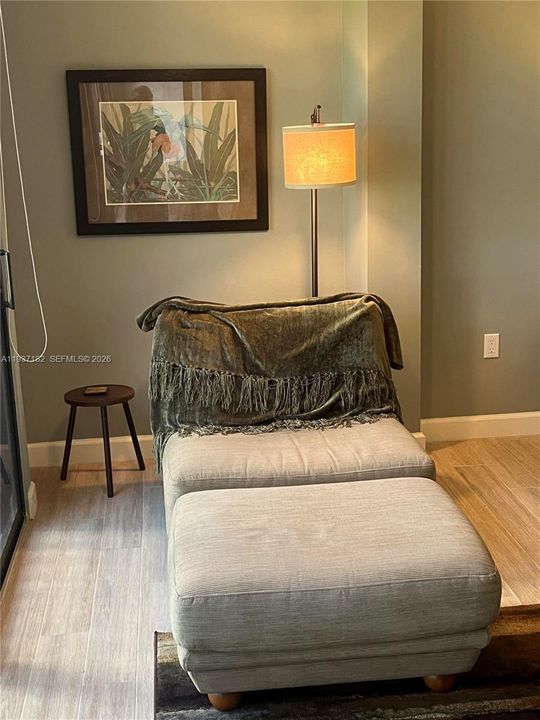 For Rent: $4,994 (2 beds, 2 baths, 1348 Square Feet)