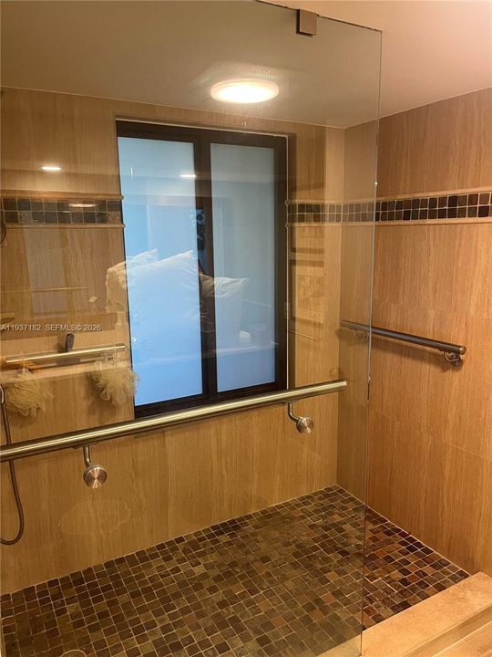 For Rent: $4,994 (2 beds, 2 baths, 1348 Square Feet)