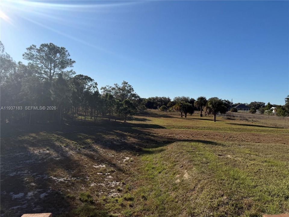 待售: $295,000 (3 贝兹, 2 浴室, 1.0561056e+07 平方英尺)