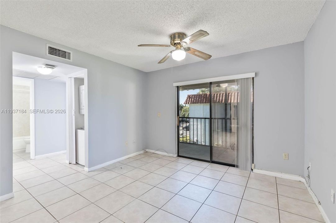 待售: $294,900 (3 贝兹, 2 浴室, 993 平方英尺)