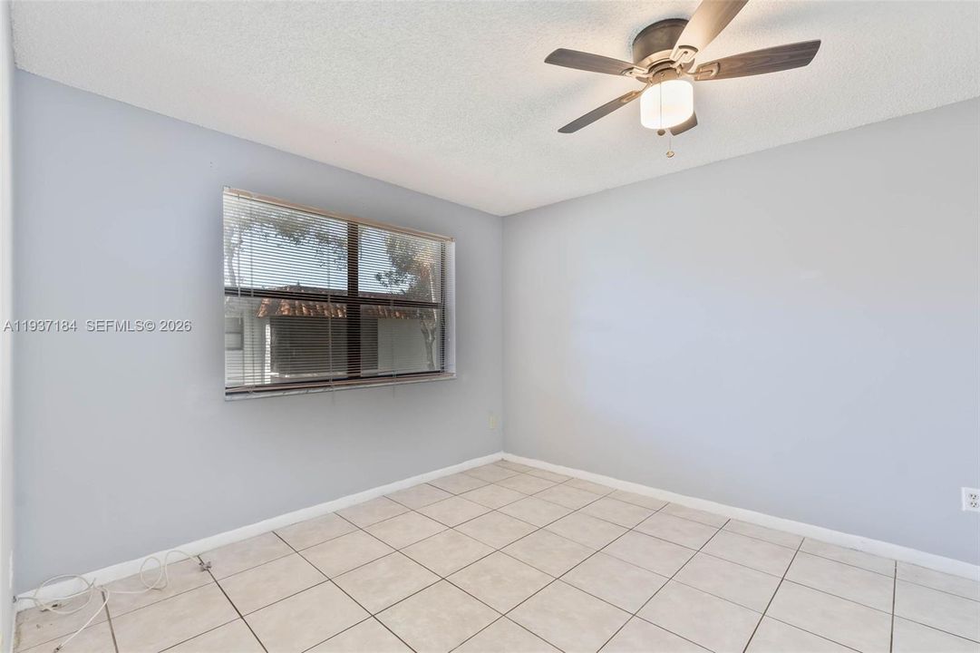 待售: $294,900 (3 贝兹, 2 浴室, 993 平方英尺)