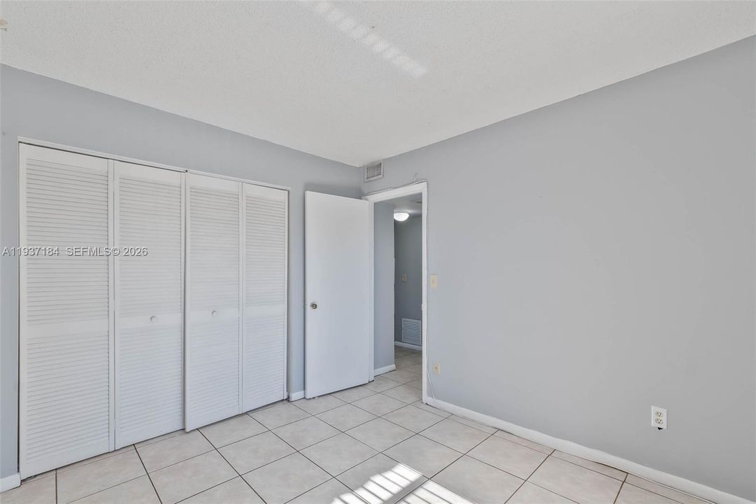 待售: $294,900 (3 贝兹, 2 浴室, 993 平方英尺)