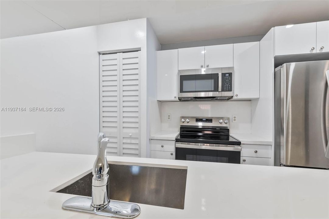 待售: $294,900 (3 贝兹, 2 浴室, 993 平方英尺)