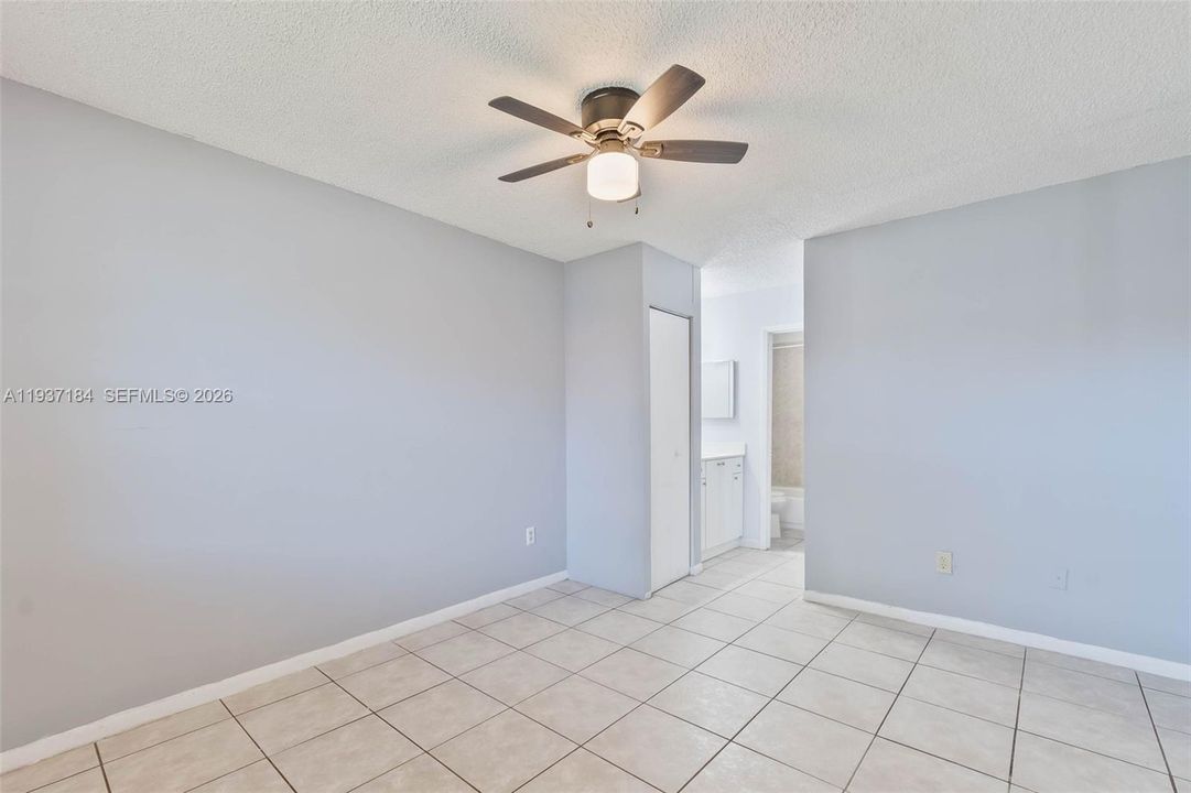 待售: $294,900 (3 贝兹, 2 浴室, 993 平方英尺)