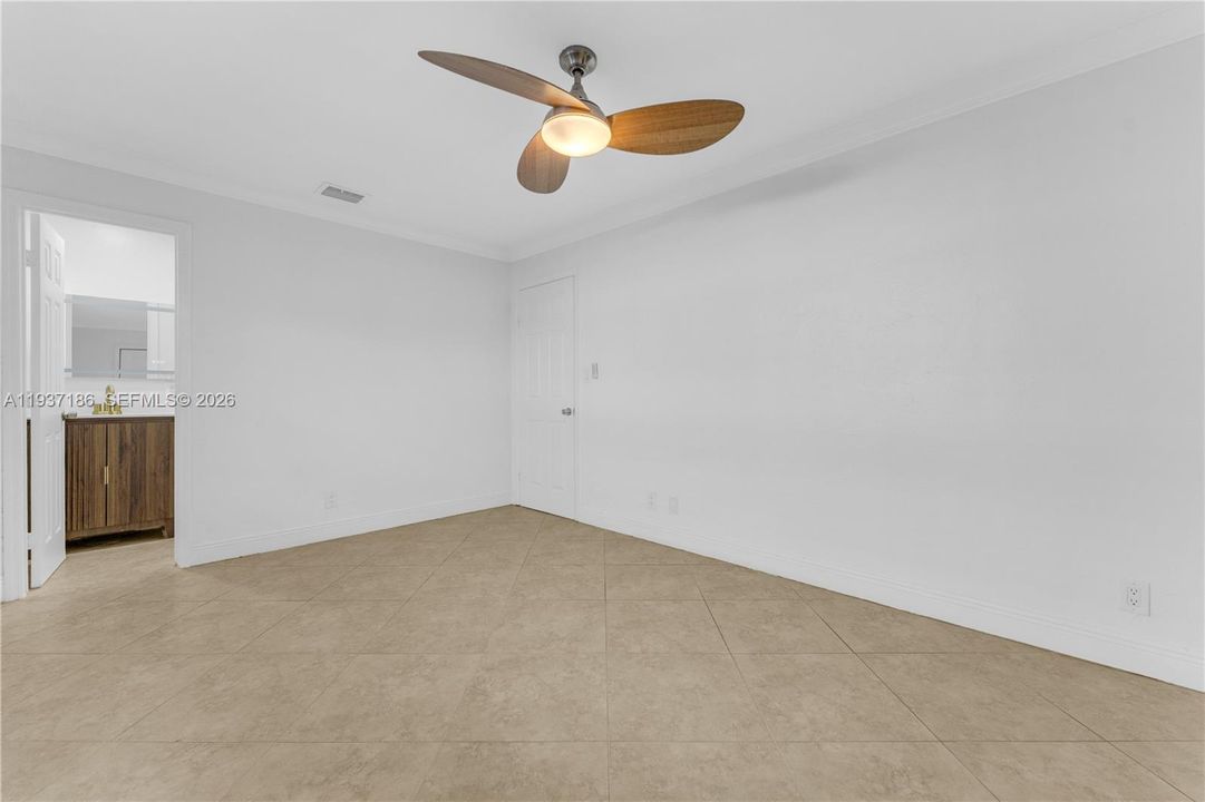 For Rent: $3,500 (3 beds, 2 baths, 1250 Square Feet)