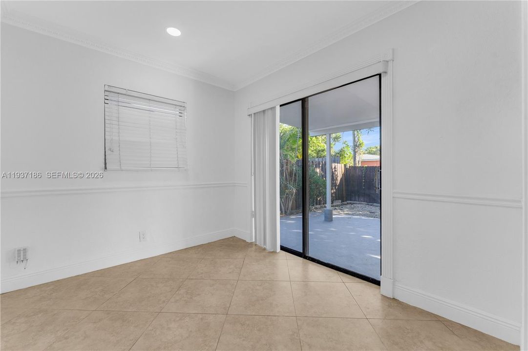 For Rent: $3,500 (3 beds, 2 baths, 1250 Square Feet)