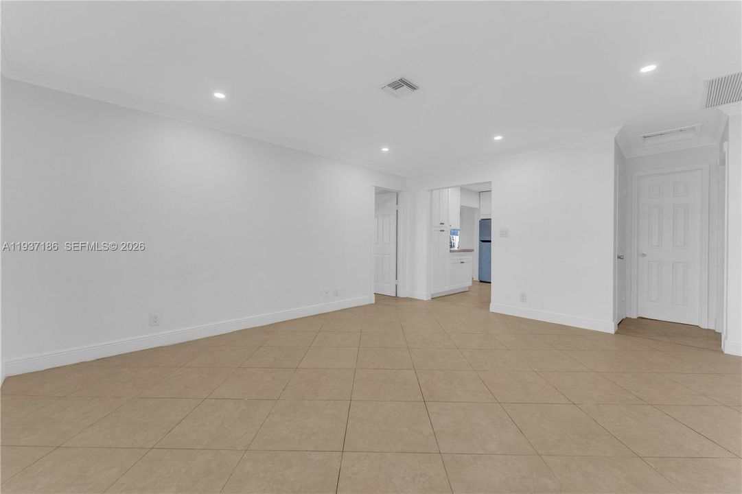 For Rent: $3,500 (3 beds, 2 baths, 1250 Square Feet)