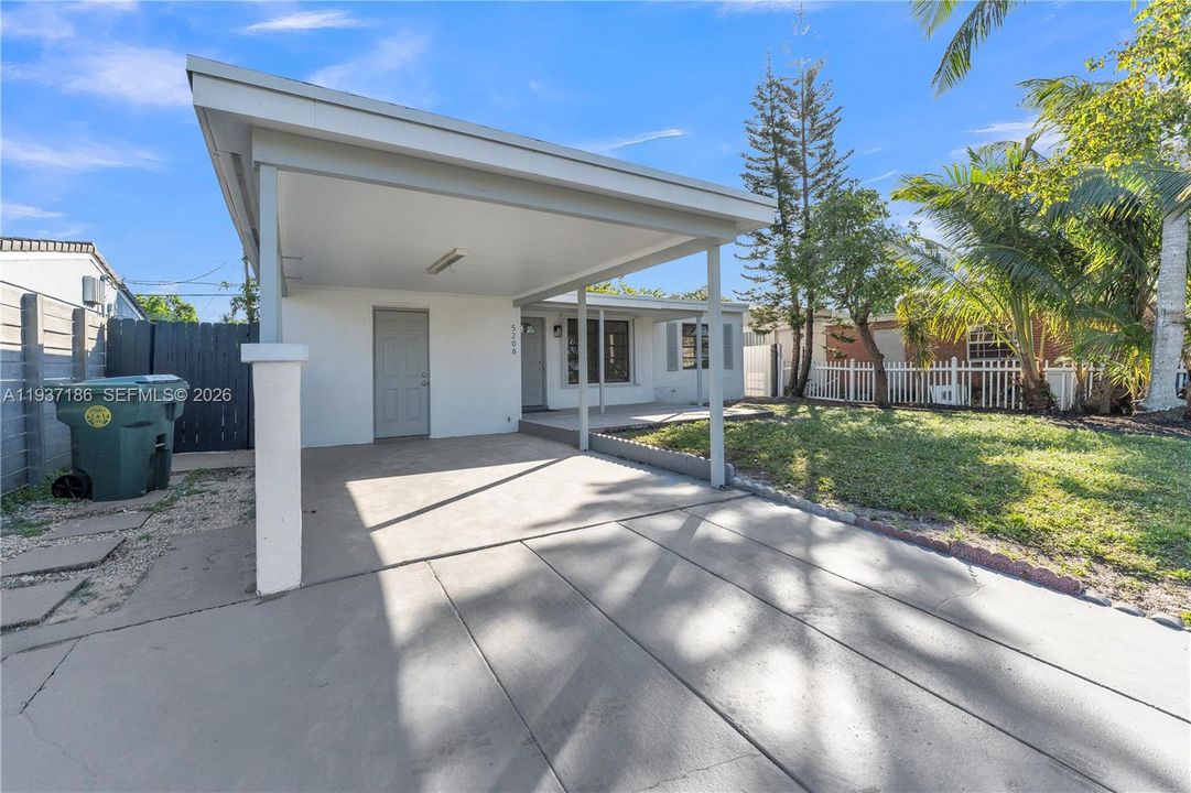 For Rent: $3,500 (3 beds, 2 baths, 1250 Square Feet)