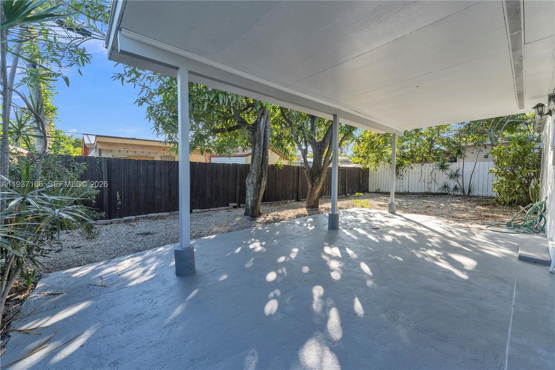 For Rent: $3,500 (3 beds, 2 baths, 1250 Square Feet)