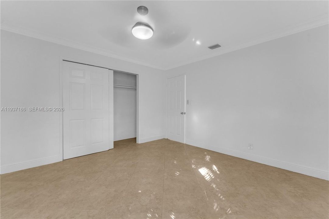 For Rent: $3,500 (3 beds, 2 baths, 1250 Square Feet)