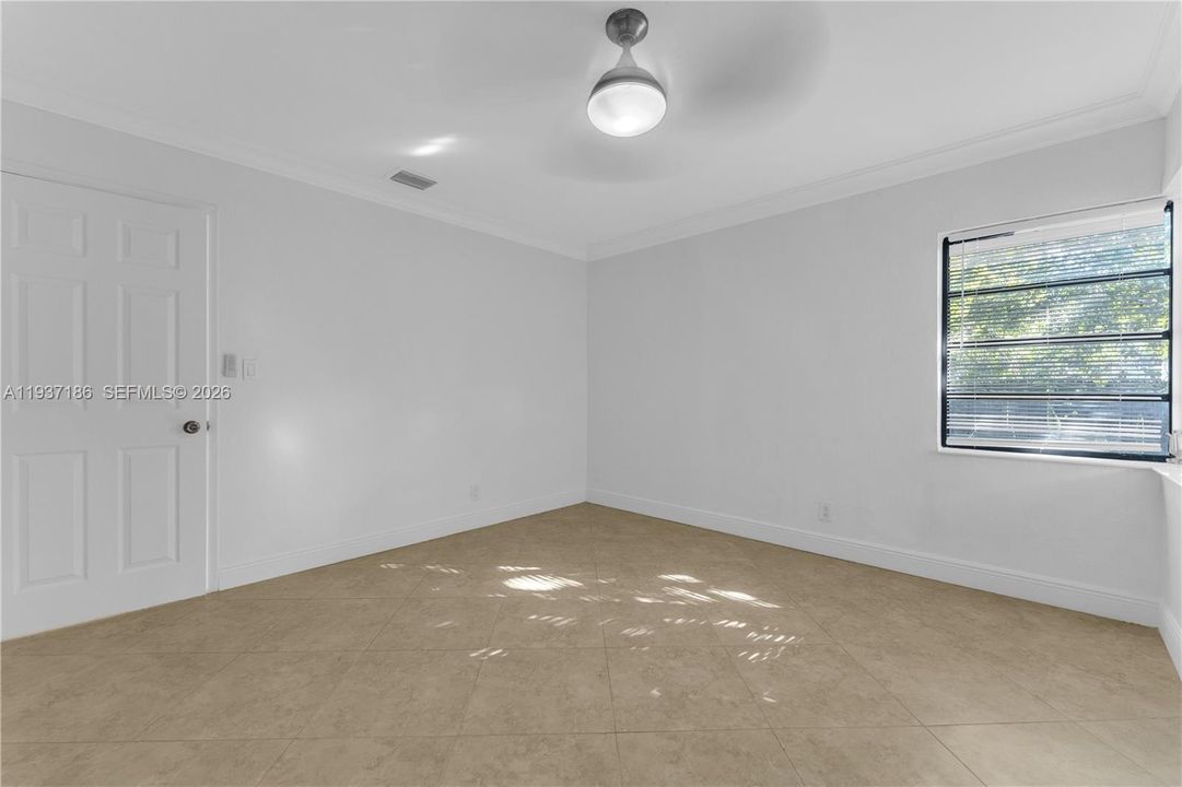 For Rent: $3,500 (3 beds, 2 baths, 1250 Square Feet)