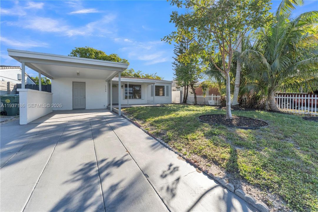 For Rent: $3,500 (3 beds, 2 baths, 1250 Square Feet)