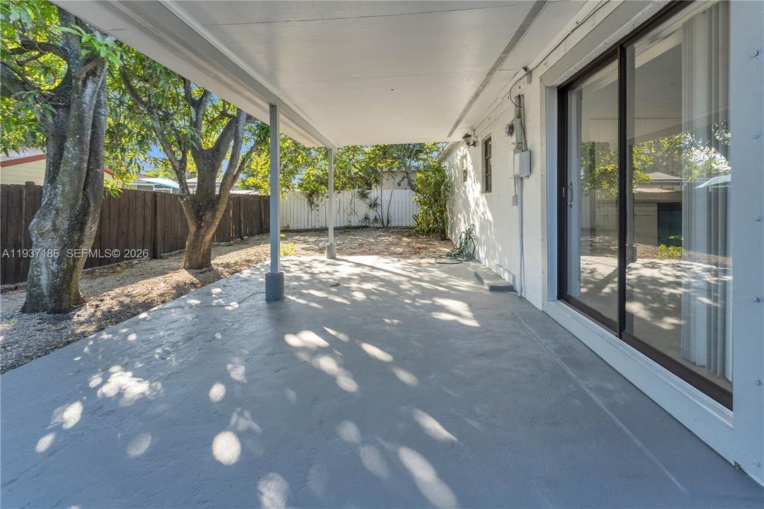 For Rent: $3,500 (3 beds, 2 baths, 1250 Square Feet)