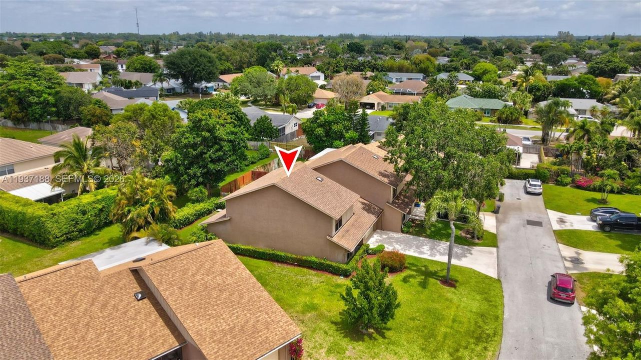 待售: $385,000 (3 贝兹, 2 浴室, 2084 平方英尺)