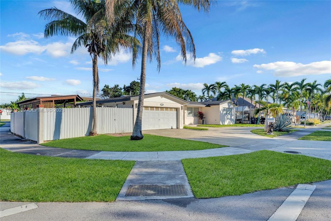 На продажу: $725,000 (3 спален, 2 ванн, 1363 Квадратных фут)