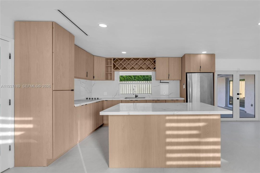 На продажу: $725,000 (3 спален, 2 ванн, 1363 Квадратных фут)