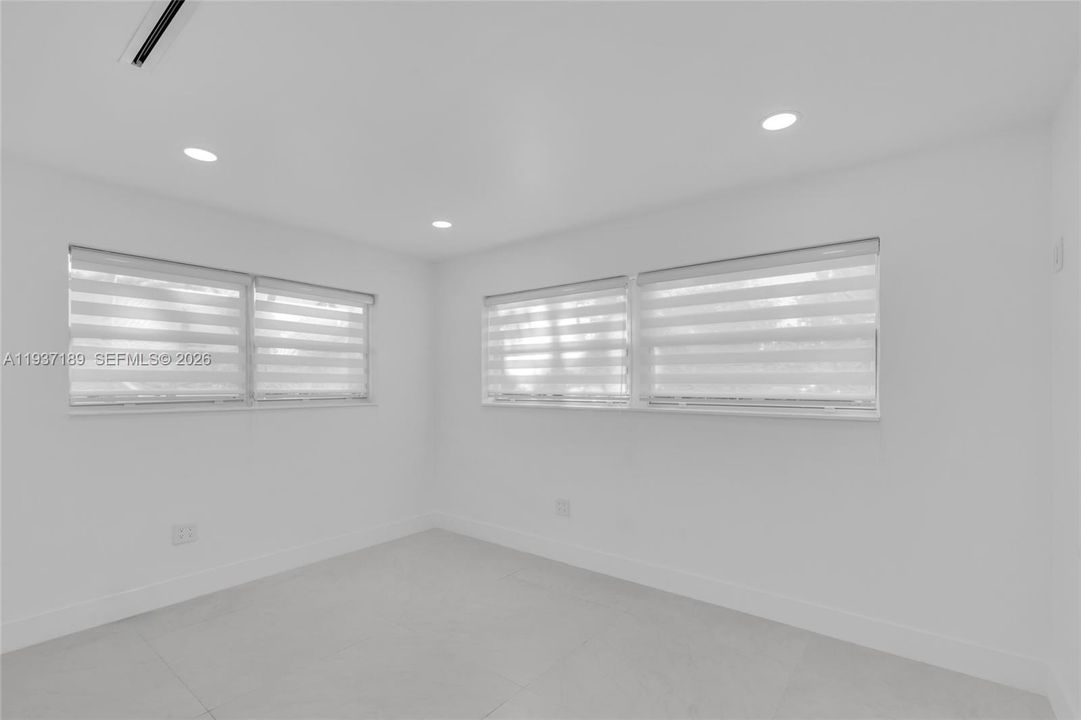 На продажу: $725,000 (3 спален, 2 ванн, 1363 Квадратных фут)