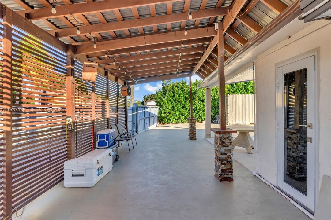 На продажу: $725,000 (3 спален, 2 ванн, 1363 Квадратных фут)