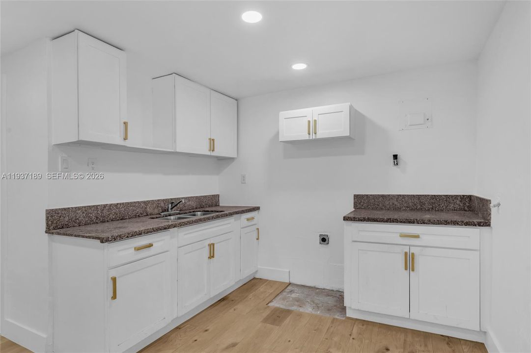 На продажу: $725,000 (3 спален, 2 ванн, 1363 Квадратных фут)