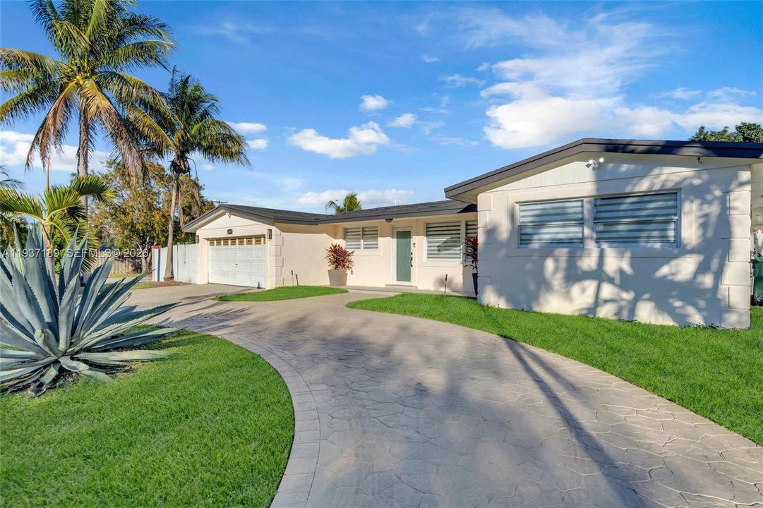 На продажу: $725,000 (3 спален, 2 ванн, 1363 Квадратных фут)