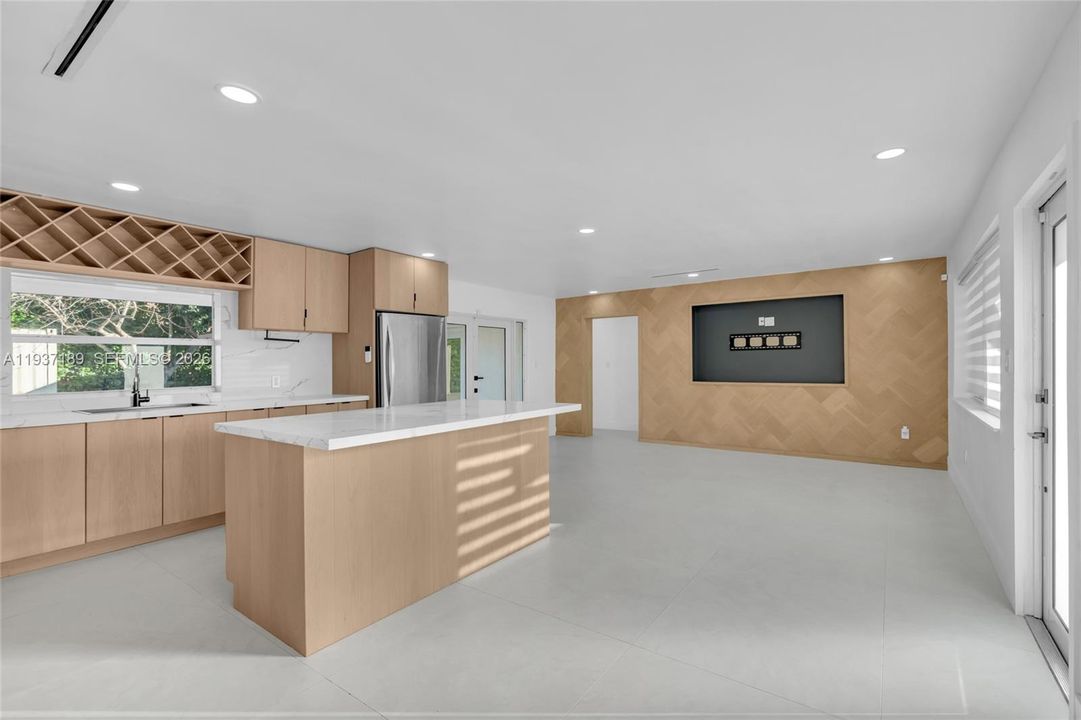 На продажу: $725,000 (3 спален, 2 ванн, 1363 Квадратных фут)