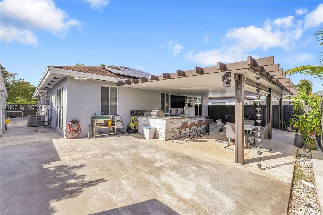 На продажу: $849,900 (4 спален, 2 ванн, 1806 Квадратных фут)