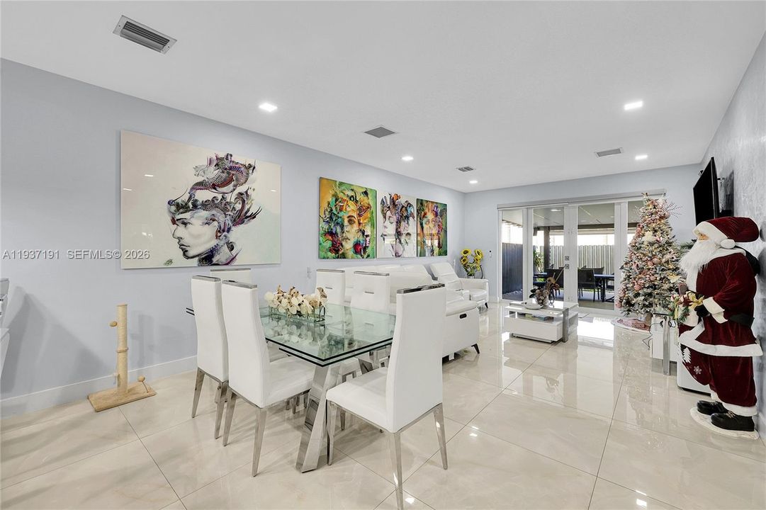 На продажу: $849,900 (4 спален, 2 ванн, 1806 Квадратных фут)