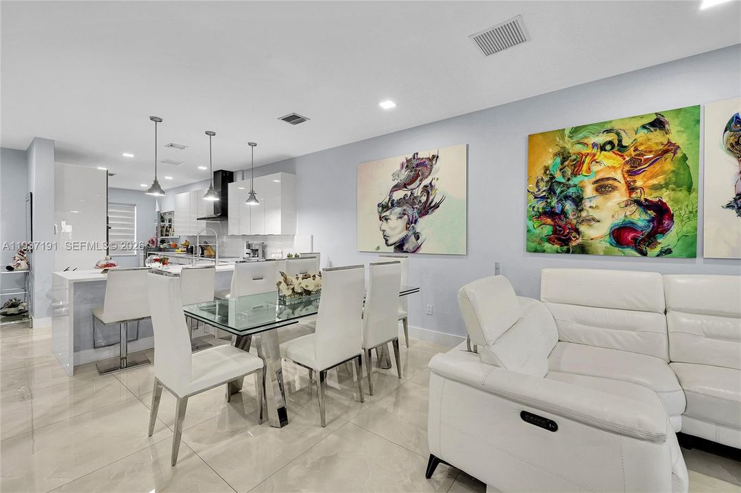 На продажу: $849,900 (4 спален, 2 ванн, 1806 Квадратных фут)