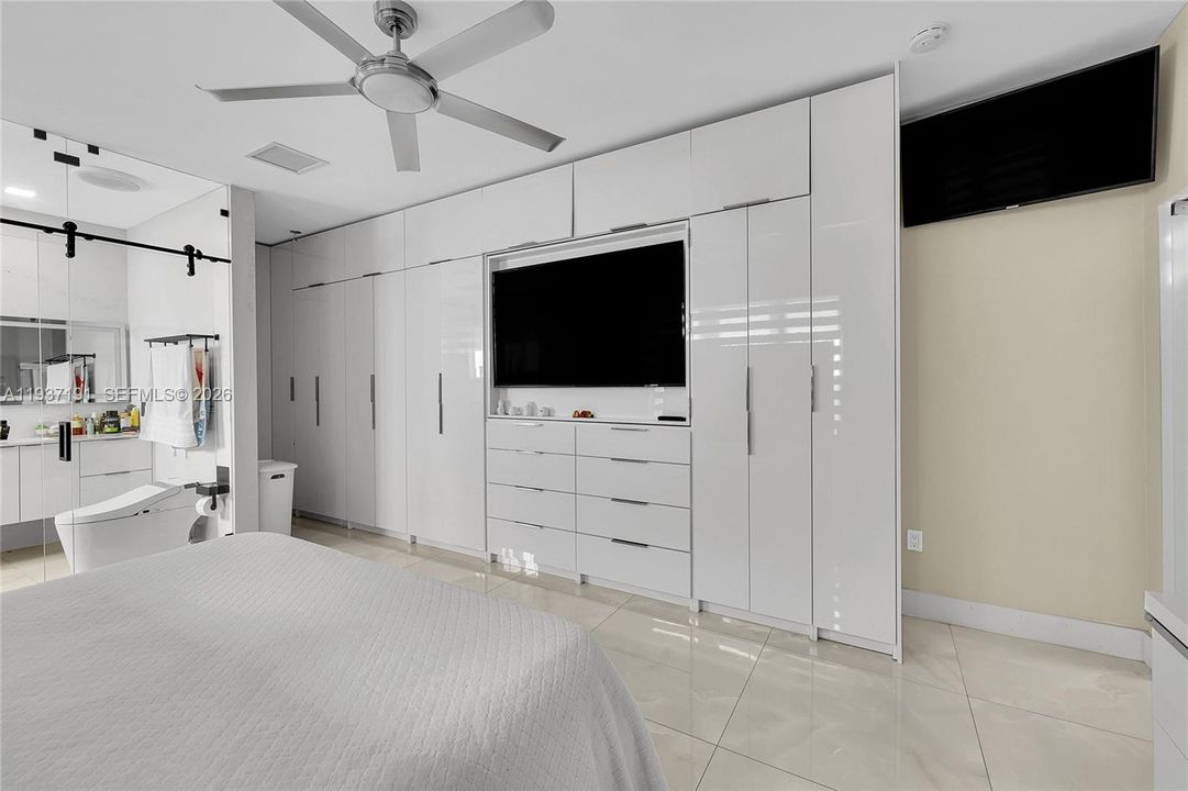 На продажу: $849,900 (4 спален, 2 ванн, 1806 Квадратных фут)