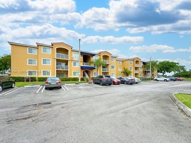 На продажу: $304,999 (2 спален, 2 ванн, 991 Квадратных фут)