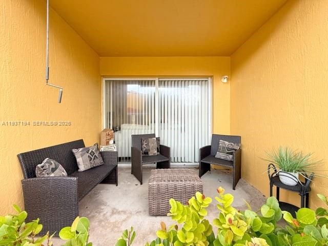 На продажу: $304,999 (2 спален, 2 ванн, 991 Квадратных фут)