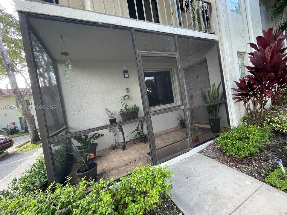 For Sale: $340,000 (2 beds, 2 baths, 1235 Square Feet)